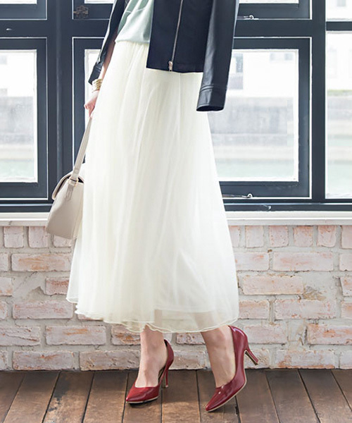 Pierrot（ピエロ）の「マキシ丈 チュールスカート（スカート・レディース・ブラック/アイボリー/グレー/ベージュ/カーキ/ネイビー・M/L）」の2枚目の写真