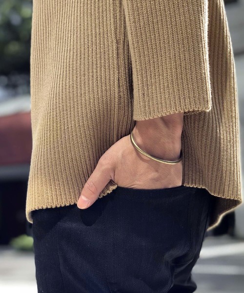 STUDIOUS(ステュディオス)の「【STUDIOUS】スムースラウンドカットバングル(バングル/リストバンド・メンズ・ブラック/シルバー/ゴールド・FREE)」の1枚目の写真