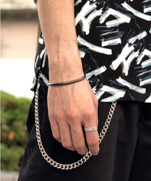 STUDIOUS(ステュディオス)の「【STUDIOUS】スムースラウンドカットバングル(バングル/リストバンド・メンズ・ブラック/シルバー/ゴールド・FREE)」の4枚目の写真