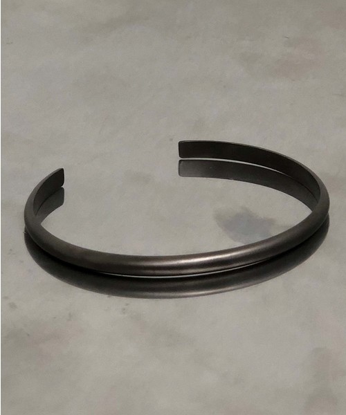 STUDIOUS(ステュディオス)の「【STUDIOUS】スムースラウンドカットバングル(バングル/リストバンド・メンズ・ブラック/シルバー/ゴールド・FREE)」の8枚目の写真