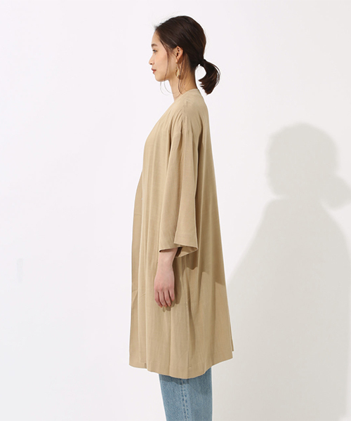 AZUL by moussy（アズールバイマウジー）の「ノーカラーロングガウン（カーディガン/ボレロ・レディース・ベージュ/ネイビー・MEDIUM/SMALL）」の7枚目の写真