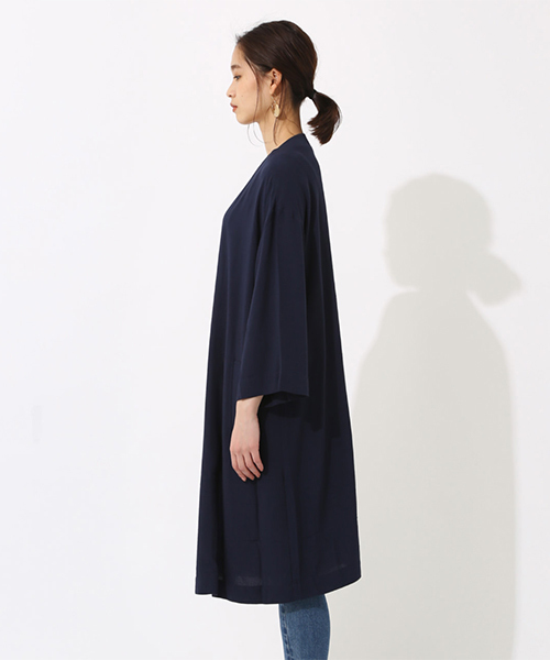 AZUL by moussy（アズールバイマウジー）の「ノーカラーロングガウン（カーディガン/ボレロ・レディース・ベージュ/ネイビー・MEDIUM/SMALL）」の15枚目の写真