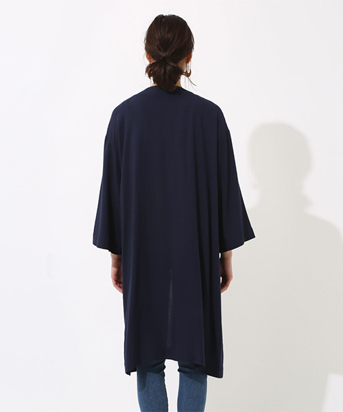 AZUL by moussy（アズールバイマウジー）の「ノーカラーロングガウン（カーディガン/ボレロ・レディース・ベージュ/ネイビー・MEDIUM/SMALL）」の16枚目の写真