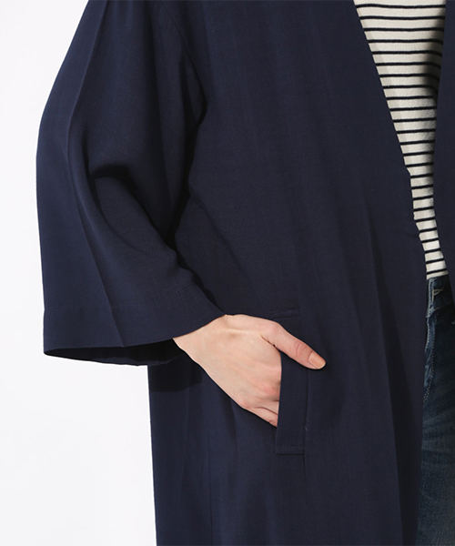 AZUL by moussy（アズールバイマウジー）の「ノーカラーロングガウン（カーディガン/ボレロ・レディース・ベージュ/ネイビー・MEDIUM/SMALL）」の17枚目の写真