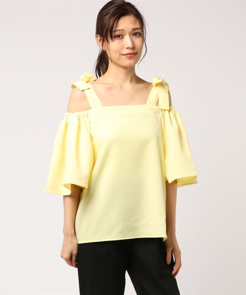 KOBE LETTUCE（コウベレタス）の「オープンショルダーデザインフレアスリーブブラウス（その他トップス・レディース・イエロー/ドット/チェック/オフホワイト/ブルー系その他2/ブルー系その他/ブラック・FREE）」の5枚目の写真