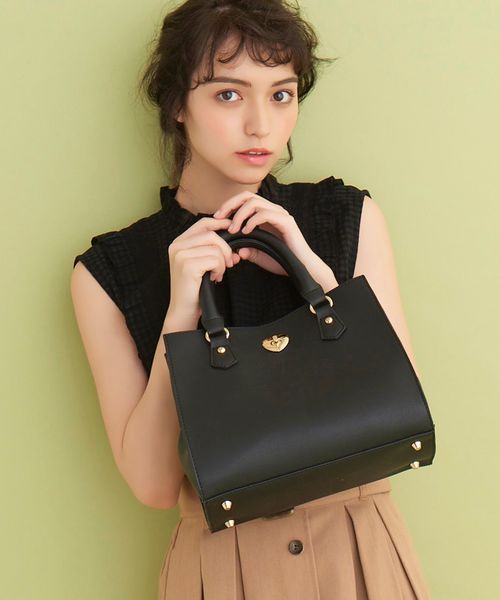 MAJESTIC LEGON（マジェスティックレゴン）の「フレンチスリーブフリルブラウス（シャツ/ブラウス・レディース・ブラック系その他/イエロー系その他/レッド系その他2・MEDIUM/SMALL）」の4枚目の写真