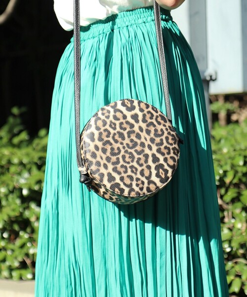 coen（コーエン）の「【WEB限定色：レオパード柄】フェイクレザーラウンドショルダーバッグ（ショルダーバッグ・レディース・オレンジ/ライトグレー/ブラック/レオパード・FREE）」の21枚目の写真