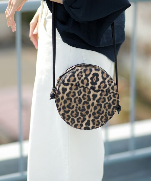 coen（コーエン）の「【WEB限定色：レオパード柄】フェイクレザーラウンドショルダーバッグ（ショルダーバッグ・レディース・オレンジ/ライトグレー/ブラック/レオパード・FREE）」の22枚目の写真