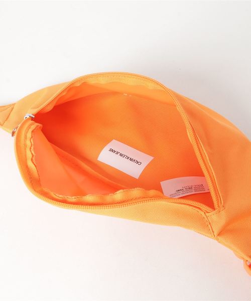 Calvin Klein Jeans Accessory（カルバン・クラインジーンズアクセサリー）の「ストリート ボディ バッグ（ボディバッグ/ウエストポーチ・メンズ・ブラック/オレンジ/その他・FREE）」の5枚目の写真