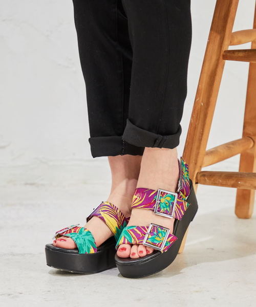 ORiental TRaffic（オリエンタルトラフィック）の「春夏★バックルベルト厚底サンダル★9231（サンダル・レディース・ブラック/レインボー/ホワイト・S/M/L/LL/3L/SS）」の3枚目の写真