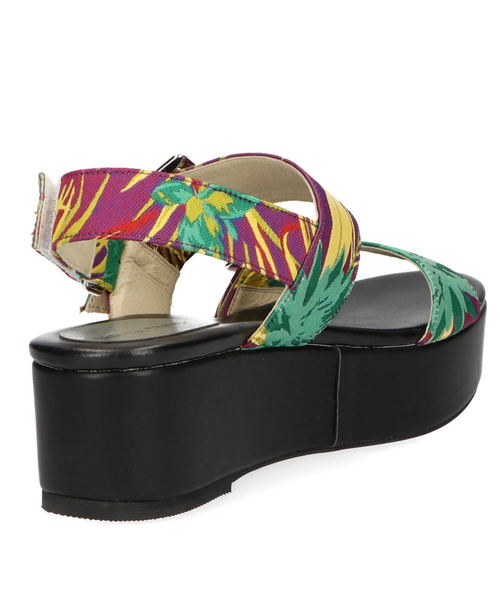 ORiental TRaffic（オリエンタルトラフィック）の「春夏★バックルベルト厚底サンダル★9231（サンダル・レディース・ブラック/レインボー/ホワイト・S/M/L/LL/3L/SS）」の6枚目の写真