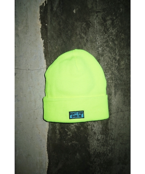 mother(マザー)の「RIKI PHRASE BADGE KNIT CAP(ニットキャップ/ビーニー)」|イエロー