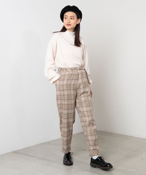 WEGO（ウィゴー）の「WEGO/フリルロゴスウェット（スウェット・レディース・ベージュ/ピンク/グリーン/アイボリー・FREE）」の6枚目の写真