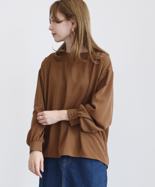 AMERICAN HOLIC(アメリカンホリック)の「とろみ裾タックコクーンブラウス *(シャツ/ブラウス・レディース・ネイビー/アイボリー/キャメル・FREE)」の3枚目の写真
