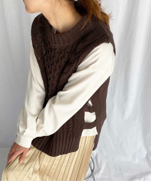 PICCIN(ピッチン)の「ケーブルバルキーベスト(ベスト・レディース・アイボリー/ブルーグレー/グレイッシュベージュ/ダークブラウン・M)」の4枚目の写真