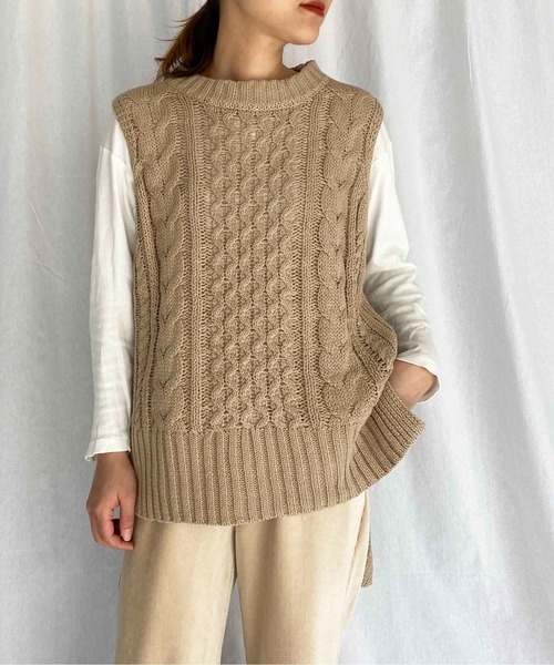 PICCIN(ピッチン)の「ケーブルバルキーベスト(ベスト・レディース・アイボリー/ブルーグレー/グレイッシュベージュ/ダークブラウン・M)」の1枚目の写真