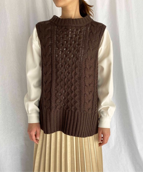 PICCIN(ピッチン)の「ケーブルバルキーベスト(ベスト・レディース・アイボリー/ブルーグレー/グレイッシュベージュ/ダークブラウン・M)」の6枚目の写真