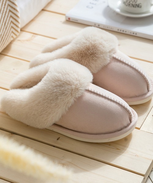 TeddyShop（テディショップ）の「ルームシューズ 贅沢ふんわりファースリッパ 室内履き レディース（ルームシューズ/スリッパ・レディース・ベージュ/グレー/レッド/ピンク/ライトベージュ・22cm/23cm/24cm）」の3枚目の写真