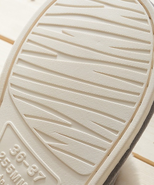 TeddyShop（テディショップ）の「ルームシューズ 贅沢ふんわりファースリッパ 室内履き レディース（ルームシューズ/スリッパ・レディース・ベージュ/グレー/レッド/ピンク/ライトベージュ・22cm/23cm/24cm）」の7枚目の写真