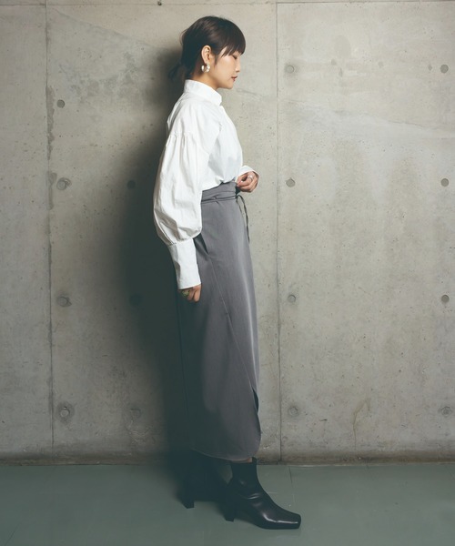 me+em select（ミームセレクト）の「スタンドカラーギャザーボリュームシャツ（シャツ/ブラウス・レディース・ホワイト/ベージュ・FREE）」の4枚目の写真