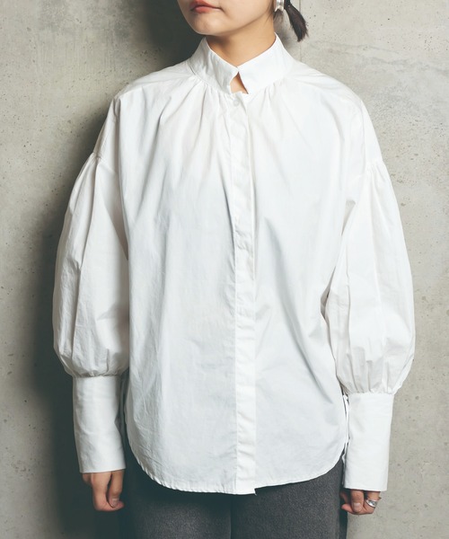 me+em select（ミームセレクト）の「スタンドカラーギャザーボリュームシャツ（シャツ/ブラウス・レディース・ホワイト/ベージュ・FREE）」の12枚目の写真