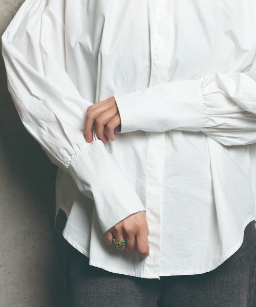 me+em select（ミームセレクト）の「スタンドカラーギャザーボリュームシャツ（シャツ/ブラウス・レディース・ホワイト/ベージュ・FREE）」の16枚目の写真