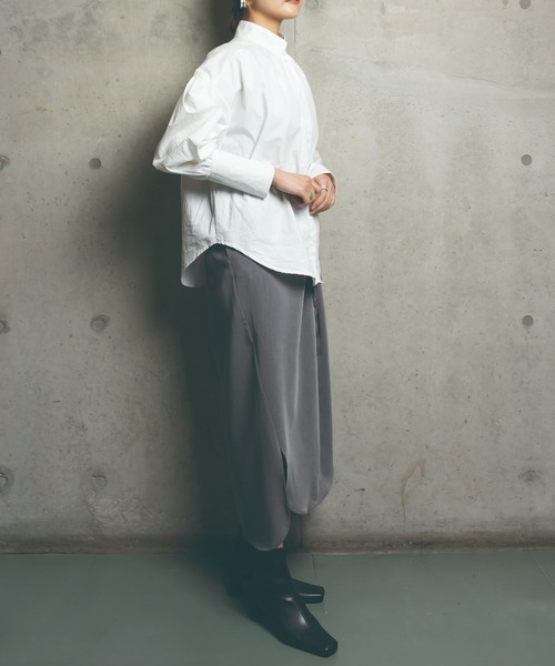 me+em select（ミームセレクト）の「スタンドカラーギャザーボリュームシャツ（シャツ/ブラウス・レディース・ホワイト/ベージュ・FREE）」の3枚目の写真