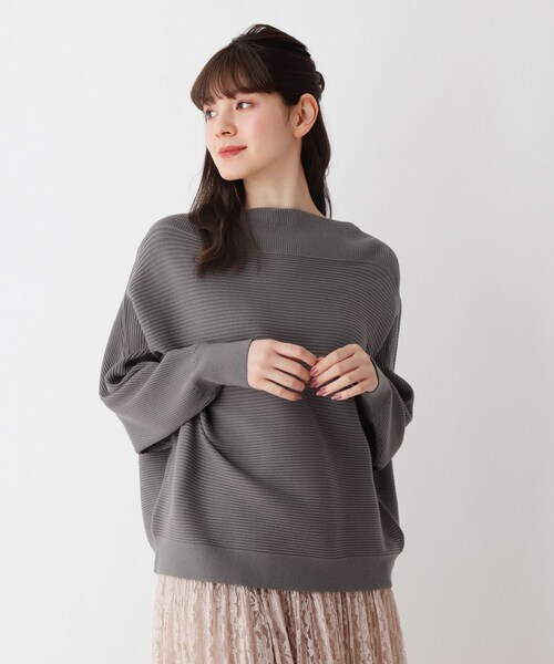 SHOO・LA・RUE（シューラルー）の「◆【もちもちタッチ】ワイドリブドルマンニット（ニット/セーター・レディース・ライトグリーン/アイボリー/グレー系その他/ベビーピンク/ライトベージュ/ライトオレンジ系・00）」の3枚目の写真