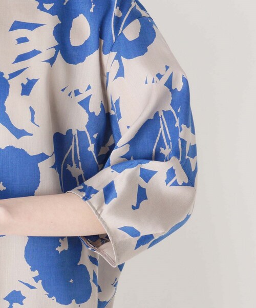 Modify（モディファイ）の「◆デイジーフラワープリントブラウス（シャツ/ブラウス・レディース・ダークブラウン系/ベージュ系/ブルー系・40/42）」の11枚目の写真