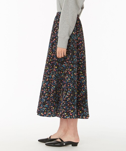 ANEVER（アンエバー）の「平手友梨奈さん着用【SEDUM】フラワープリント ギャザースカート（スカート・レディース・ホワイト系/ブラック系・38）」の7枚目の写真