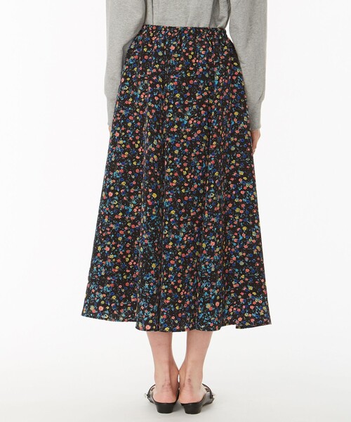 ANEVER（アンエバー）の「平手友梨奈さん着用【SEDUM】フラワープリント ギャザースカート（スカート・レディース・ホワイト系/ブラック系・38）」の8枚目の写真