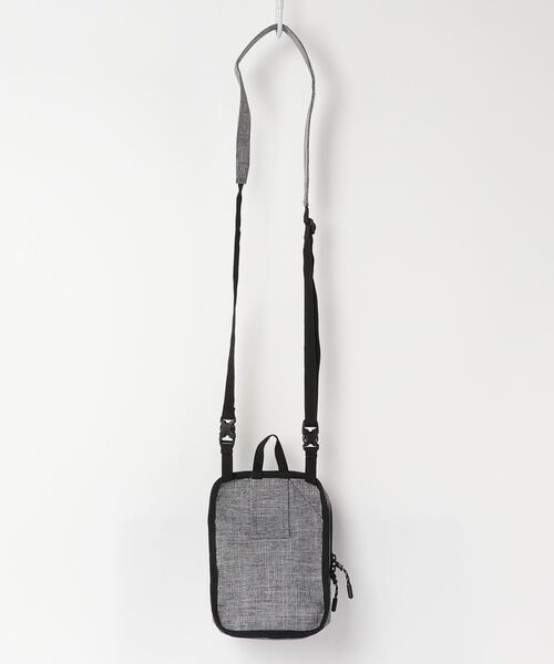 Herschel Supply（ハーシェルサプライ）の「Herschel Supply/ハーシェル FORM LARGE ショルダーバッグ 9114131（ショルダーバッグ・メンズ・グレー・FREE）」の5枚目の写真