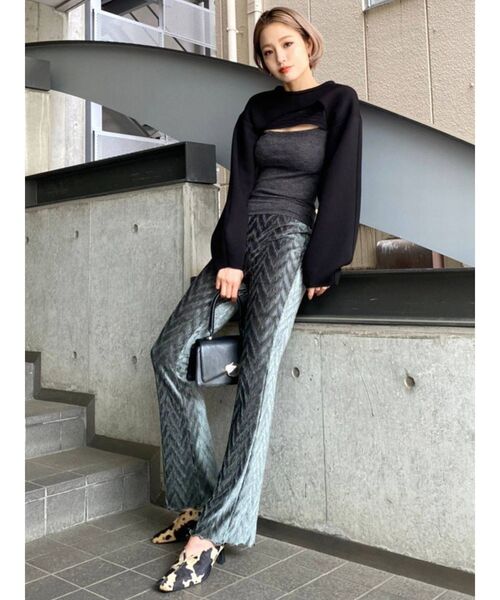 EMODA(エモダ)の「グロスフィットプリーツフレアパンツ(その他パンツ・レディース・ミント/イエロー/ブラウン/ブラック・FREE)」の6枚目の写真