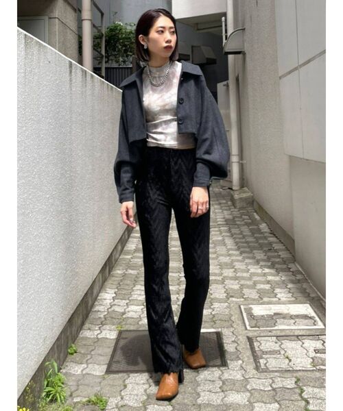 EMODA(エモダ)の「グロスフィットプリーツフレアパンツ(その他パンツ・レディース・ミント/イエロー/ブラウン/ブラック・FREE)」の15枚目の写真