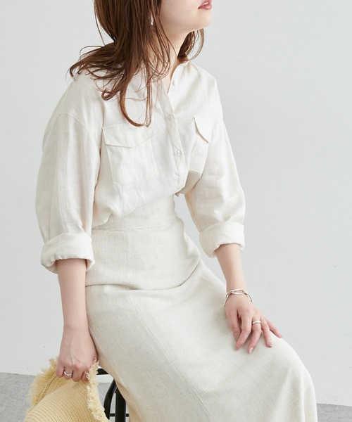 natural couture（ナチュラルクチュール）の「カシュクールにもなるカラーリネンシャツ（シャツ/ブラウス・レディース・オフホワイト/ボルドー/カーキ/ブラック/ピンク・FREE）」の2枚目の写真