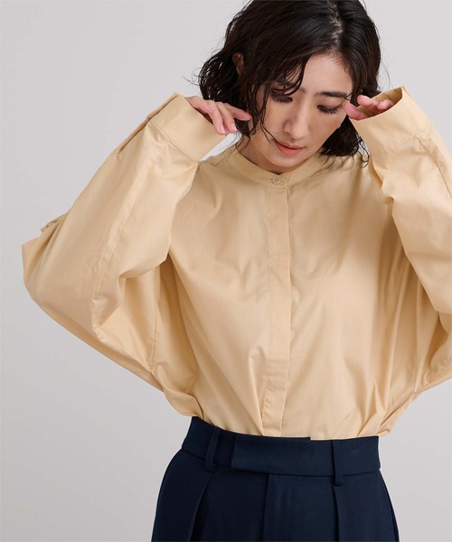 UR'S（ユアーズ）の「ボリューム袖ブラウス（シャツ/ブラウス・レディース・オフホワイト/ブラック/グリーン/ベージュ系その他/ブルー系その他/ピンク/グリーン系その他/ブルー/ダークブラウン/ネイビー/ナチュラル・S/L/M）」の4枚目の写真