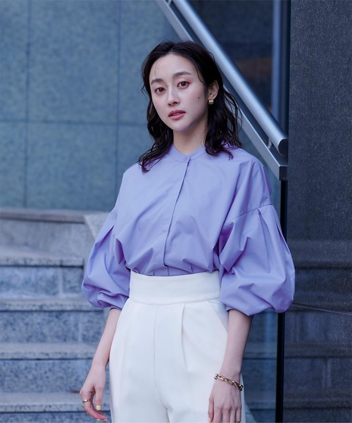 UR'S（ユアーズ）の「ボリューム袖ブラウス（シャツ/ブラウス・レディース・オフホワイト/ブラック/グリーン/ベージュ系その他/ブルー系その他/ピンク/グリーン系その他/ブルー/ダークブラウン/ネイビー/ナチュラル・S/L/M）」の9枚目の写真