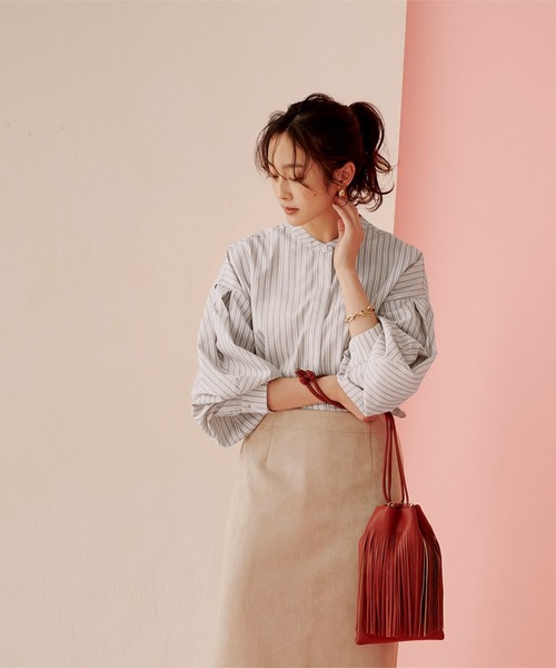 ボリューム袖ブラウス