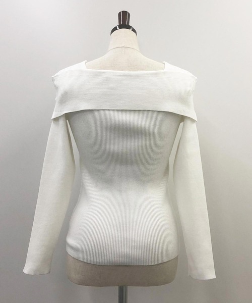 NOELA(ノエラ)の「フラワー刺繍クロスニット(ニット/セーター・レディース・ブラウン/オフホワイト/ピンク・フリー)」の6枚目の写真