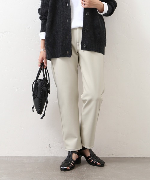 JOURNAL STANDARD(ジャーナルスタンダード)の「フェイクレザーパンツ(その他パンツ・レディース・ブラック/アイボリー・38/36)」の1枚目の写真