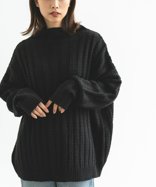 fifth（フィフス）の「[ウォッシャブル対応]ボトルネック透かし編みボリュームニット（ニット/セーター・レディース・スモークピンク/ホワイト/ブラック・MEDIUM）」の2枚目の写真