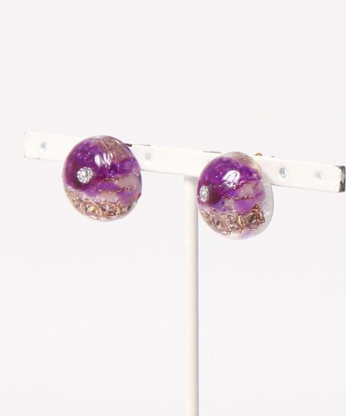 tone(トーン)の「【hazeleyes】storyseries ヴィンテージレジンピアス(MA)(ピアス(両耳用)・レディース・ダークグリーン/パープル/ブラウン/レッド/チェリーレッド/パープル系1/グリーン/シルバー・FREE)」の6枚目の写真