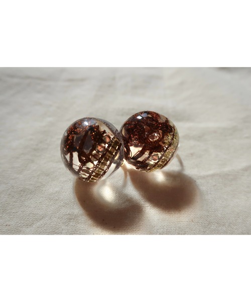 tone(トーン)の「【hazeleyes】storyseries ヴィンテージレジンピアス(MA)(ピアス(両耳用)・レディース・ダークグリーン/パープル/ブラウン/レッド/チェリーレッド/パープル系1/グリーン/シルバー・FREE)」の3枚目の写真
