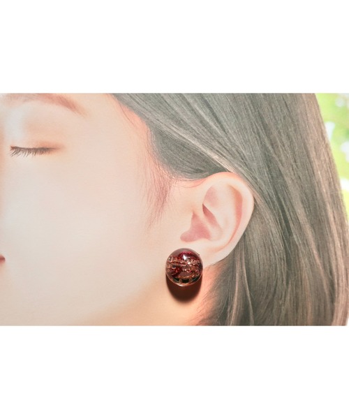 tone(トーン)の「【hazeleyes】storyseries ヴィンテージレジンピアス(MA)(ピアス(両耳用)・レディース・ダークグリーン/パープル/ブラウン/レッド/チェリーレッド/パープル系1/グリーン/シルバー・FREE)」の10枚目の写真
