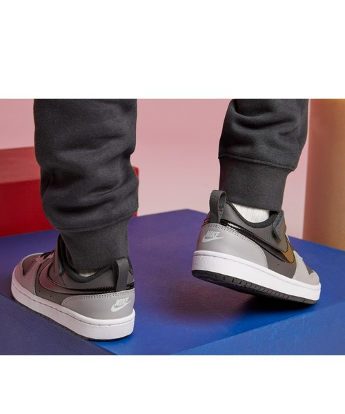 NIKE（ナイキ）の「NIKE/ナイキ COURT BOROUGH LOW コートバーロウ　ゴムひも ベルクロ BQ5451（スニーカー・キッズ・ブラック×グレー/グレー×ピンク/ホワイト×ネイビー/ホワイト×ホワイト・17.0cm/18.0cm/19.0cm/20.0cm/22.0cm/21.0cm）」の22枚目の写真