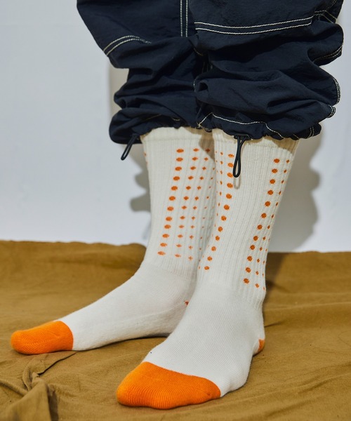 AlexanderLeeChang（アレキサンダーリーチャン）の「AlexanderLeeChang アレキサンダーリーチャン / ELECT SOCKS エレクトグラフィックソックス 靴下 / AC052203（ソックス/靴下・メンズ・ホワイト/イエロー系その他/ブラック・FREE）」の7枚目の写真