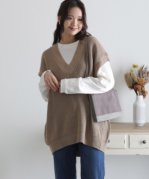 ElegChic(エレグシック)の「Vネックバルーンベスト(ベスト・レディース・モカ/ブラック・L/XXL/4L)」の1枚目の写真