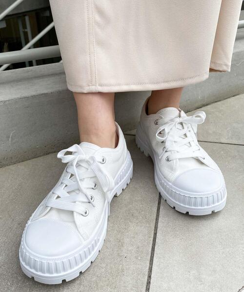 INGNI（イング）の「キャンバストラックソールスニーカー（スニーカー・レディース・ブラック/オフホワイト/ベージュ/アイボリー・L/S/M/LL）」の9枚目の写真