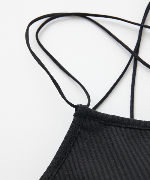 COLONY 2139（コロニートゥーワンスリーナイン）の「カップ付リブクロスバックキャミソール / バッククロスキャミソール（キャミソール・レディース・アイボリー/ブラック/モカ・SMALL/MEDIUM/LARGE）」の17枚目の写真