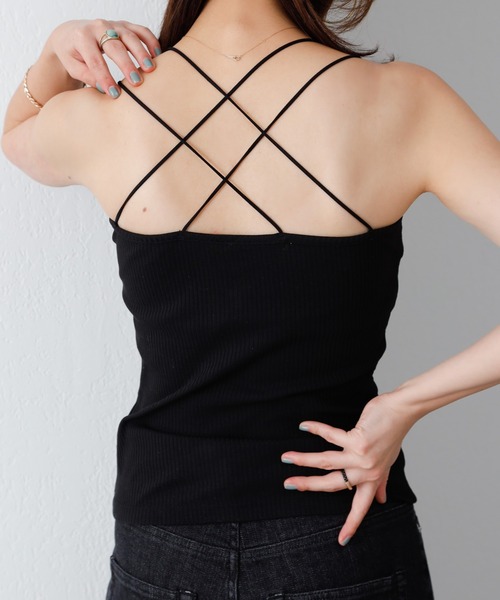 COLONY 2139（コロニートゥーワンスリーナイン）の「カップ付リブクロスバックキャミソール / バッククロスキャミソール（キャミソール・レディース・アイボリー/ブラック/モカ・SMALL/MEDIUM/LARGE）」の13枚目の写真